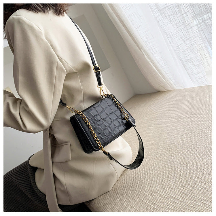 Shoulder chain bag