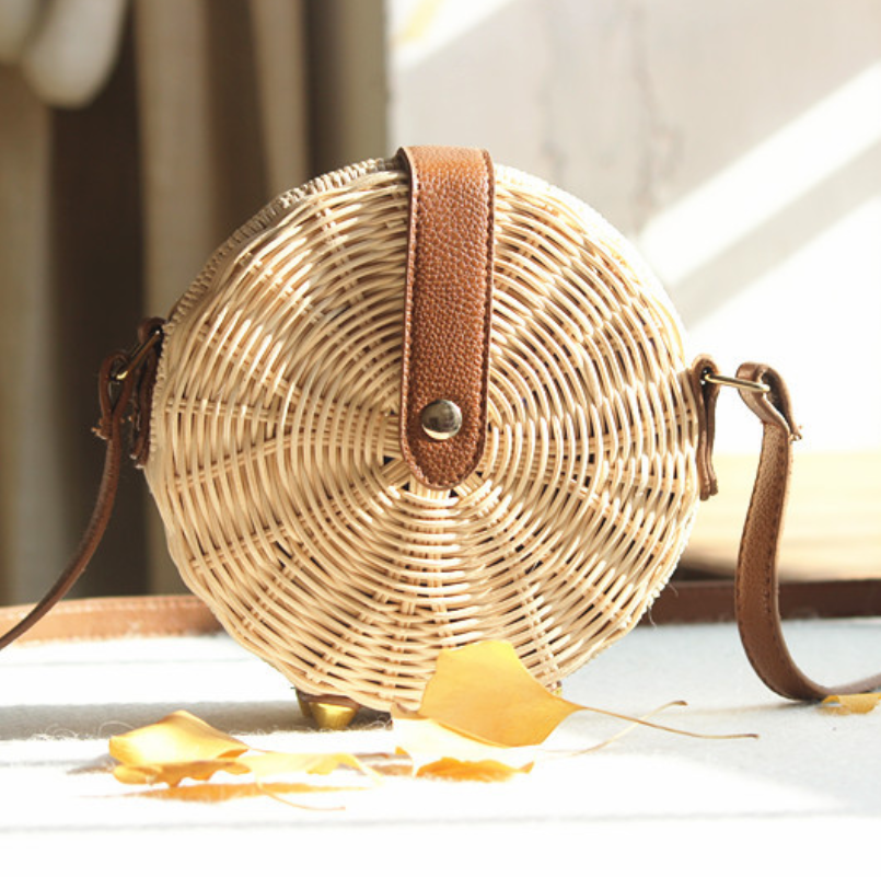 Round rattan bag